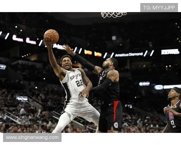 2017年1月马刺与勇士激战回顾：篮球盛宴中的精彩瞬间与战术较量