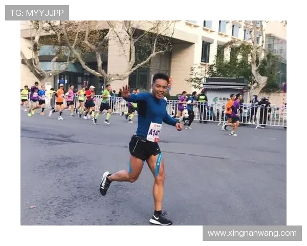 南京滑板队在马拉松大满贯中的精彩技术表现与赛场分析
